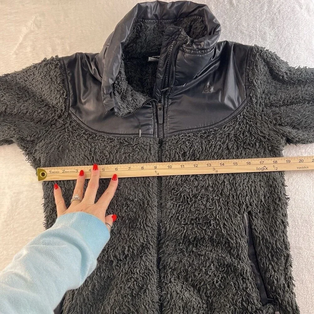 NIKE‎ ACG Women's Medium Black Teddy Fleece Full Zip Jacket Super Soft Plush